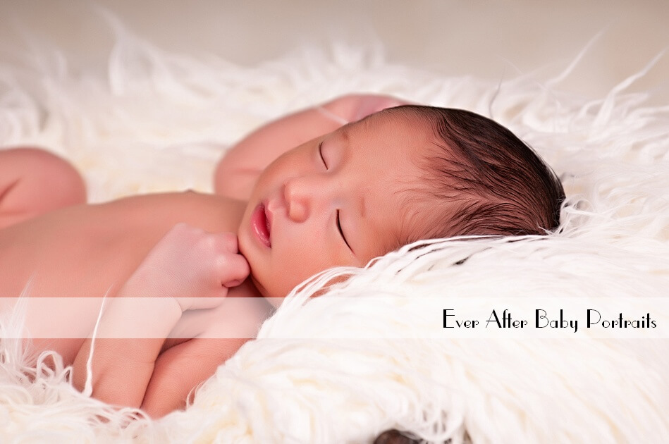 Must-have necessities for new moms! | Northern VA Baby Photographer